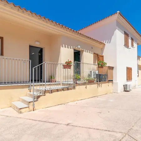 Carolina House Apartmán Trinità dʼAgultu